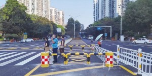缓解穿插抢行隐患，江阳区两个路口设“摩托车等候区”