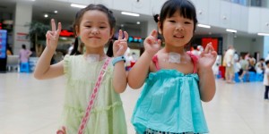 入伏！吸引1000余名“贴粉”，泸州此地“最热”