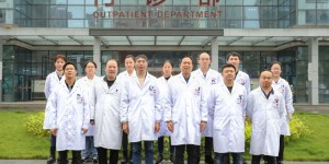 合江县中医医院科普宣传进社区，健康义诊暖人心