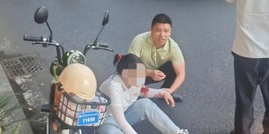 突发！女生医院门口被撞、不断流血，幸好遇到他……