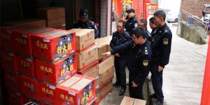 拘留！古蔺2人非法储存烟花爆竹80余件……