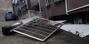 九岁儿童被百斤石头砸伤，出血1500ML，昏迷不醒…..