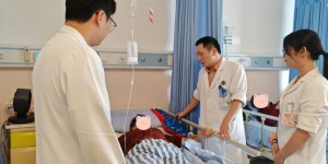 关节里拧“螺丝”，为假体上“保险”！